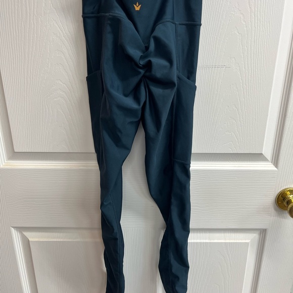 Obsession Leggings with Pockets size small - Picture 3 of 3